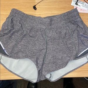 Lululemon Hotty Hot Shorts 2.5